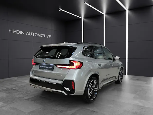 BMW X1 U11 23i xDrive paddles