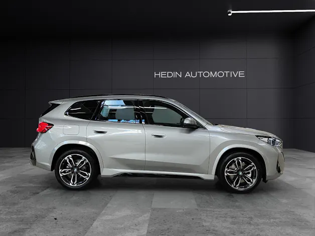 BMW X1 U11 23i xDrive paddles