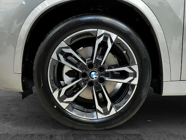 BMW X1 U11 23i xDrive paddles
