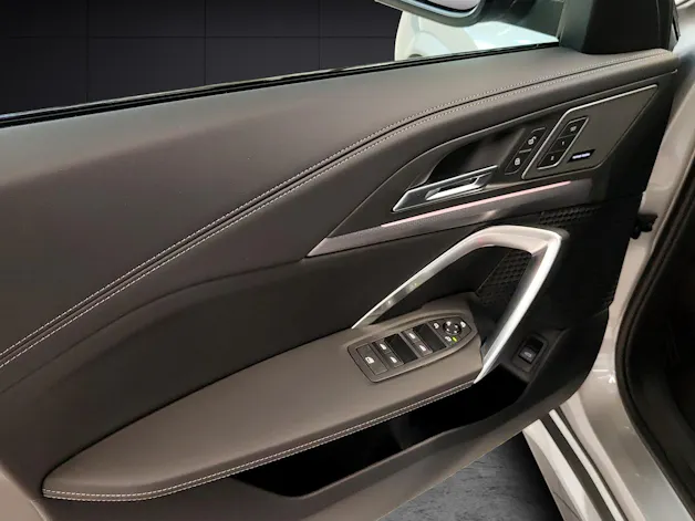 BMW X1 U11 23i xDrive paddles