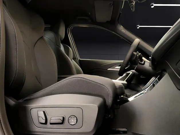 BMW X1 U11 23i xDrive paddles