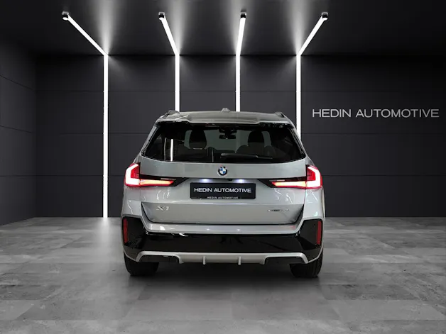 BMW X1 U11 23i xDrive paddles
