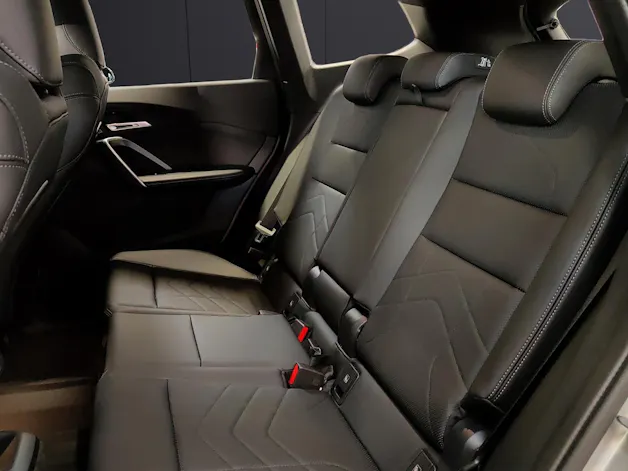 BMW X1 U11 23i xDrive paddles