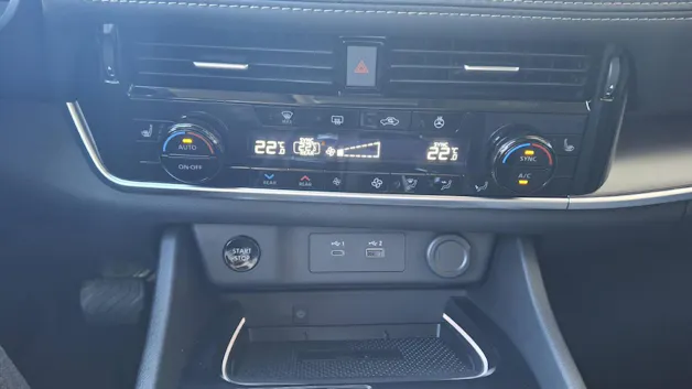 NISSAN X-Trail 1.5 VC-T N-Connecta e-4orce