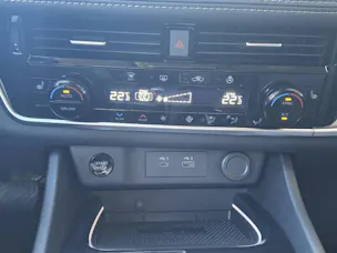 NISSAN X-Trail 1.5 VC-T N-Connecta e-4orce