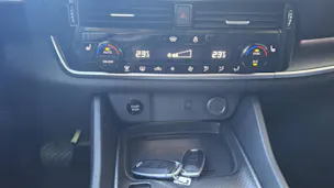 NISSAN Qashqai 1.5 VC-T N-Connecta