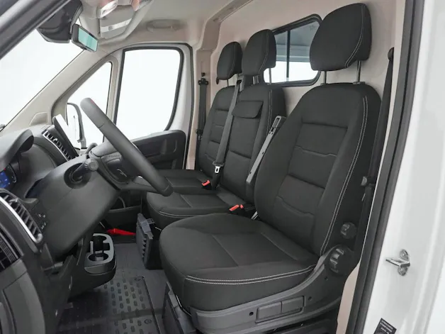 CITROEN Jumper Kaw. 35 L2H2 verglast 2.2 BlueHDi 140 S/S