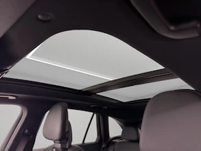 https://vehicle.imgix.net/4516053/2b734872-cf0c-47d6-bf03-fed73290fe9a.jpg