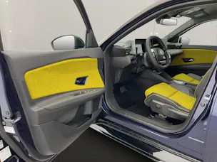 RENAULT R5 E-Tech Comfort Range iconic five