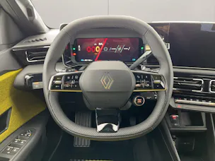 RENAULT R5 E-Tech Comfort Range iconic five