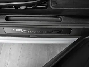 PORSCHE 911 Carrera GTS