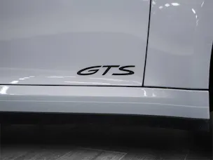 PORSCHE 911 Carrera GTS