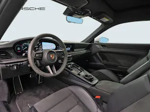 PORSCHE 911 Carrera GTS