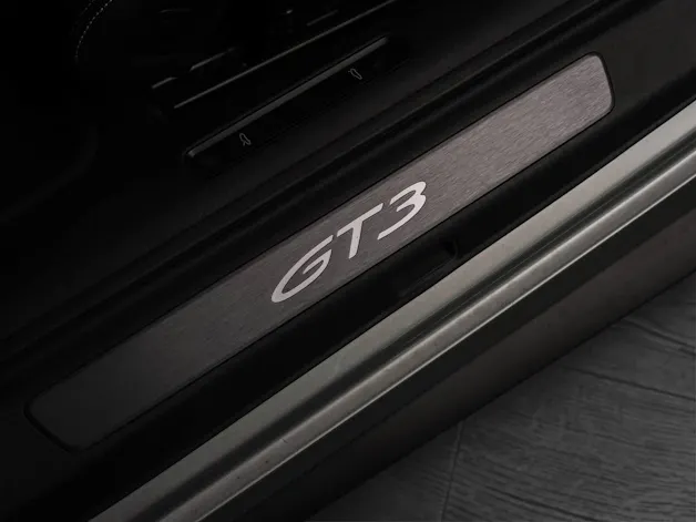 PORSCHE 911 GT3 mit Touring-Paket