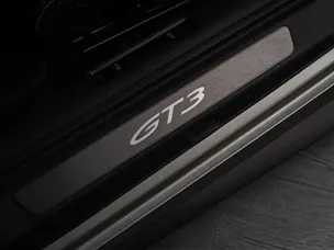 PORSCHE 911 GT3 mit Touring-Paket