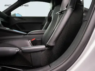 PORSCHE 911 GT3 mit Touring-Paket