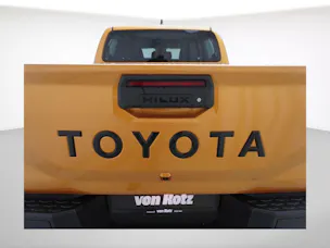 Toyota Hilux Double Cab.-Pick-up 2.8 D-4D MHEV 204 Invincible