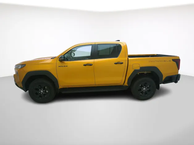 Toyota Hilux Double Cab.-Pick-up 2.8 D-4D MHEV 204 Invincible