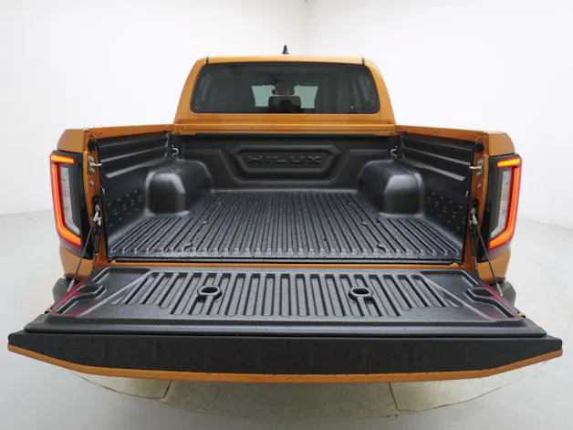 Toyota Hilux Double Cab.-Pick-up 2.8 D-4D MHEV 204 Invincible