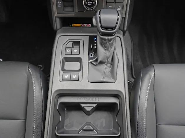 Toyota Hilux Double Cab.-Pick-up 2.8 D-4D MHEV 204 Invincible