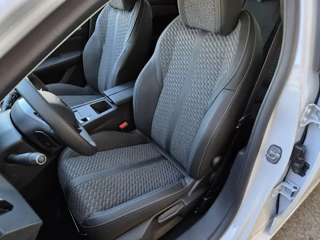 PEUGEOT 308 e-Allure 156cv