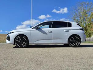 PEUGEOT 308 e-Allure 156cv