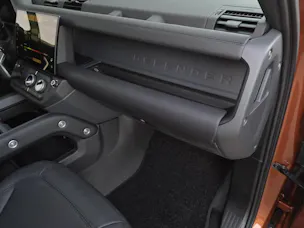 Land Rover Defender 110 3.0 D I6 350 X-Dynamic HSE