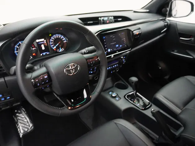 Toyota Hilux Double Cab.-Pick-up 2.8 D-4D MHEV 204 Invincible