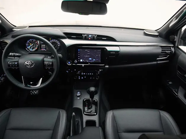 Toyota Hilux Double Cab.-Pick-up 2.8 D-4D MHEV 204 Invincible