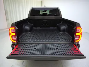 Toyota Hilux Double Cab.-Pick-up 2.8 D-4D MHEV 204 Invincible