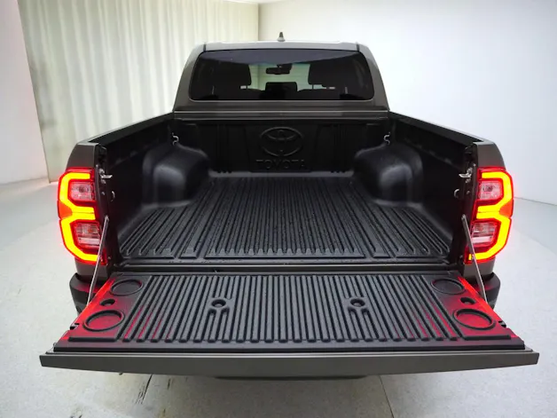 Toyota Hilux Double Cab.-Pick-up 2.8 D-4D MHEV 204 Invincible