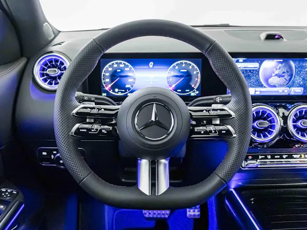 MERCEDES-BENZ GLA 200 Night Star