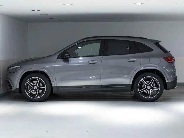 MERCEDES-BENZ GLA 200 Night Star