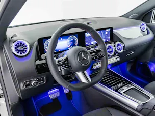 MERCEDES-BENZ GLA 200 Night Star