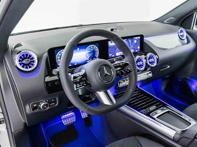 MERCEDES-BENZ GLA 200 Night Star