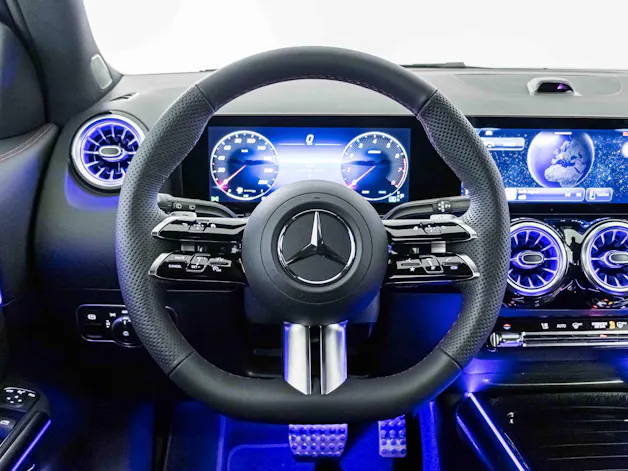 MERCEDES-BENZ GLA 200 Night Star
