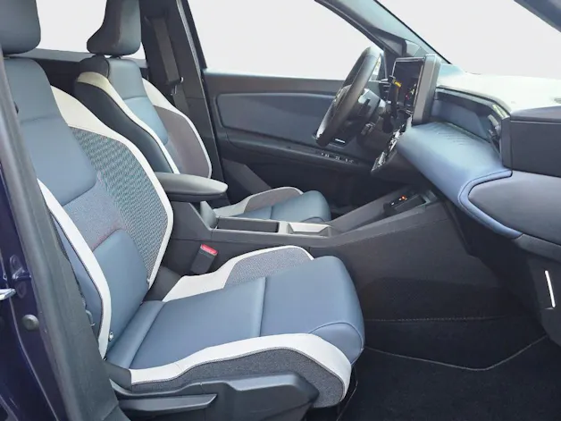 NISSAN Micra Evolve 52kWh