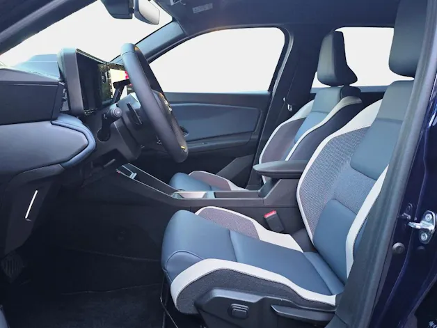 NISSAN Micra Evolve 52kWh