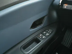 NISSAN Micra Evolve 52kWh