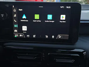 NISSAN Micra Evolve 52kWh
