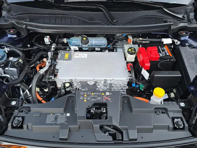 NISSAN Micra Evolve 52kWh