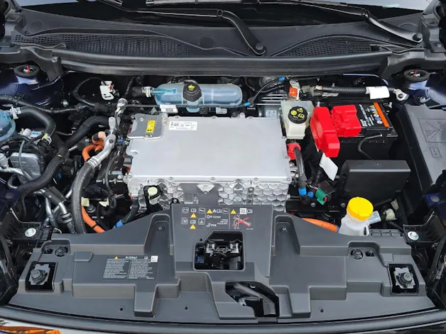 NISSAN Micra Evolve 52kWh