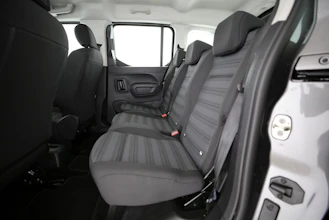 https://vehicle.imgix.net/4516548/5bf67e6e-0b1c-4e56-8417-6fc3c1d08f6c.jpg