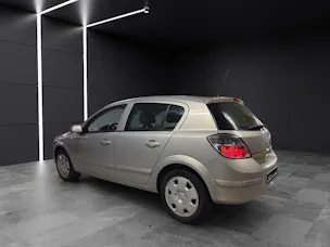 OPEL Astra 1.8i 16V 140 Enjoy Automat