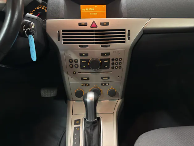 OPEL Astra 1.8i 16V 140 Enjoy Automat