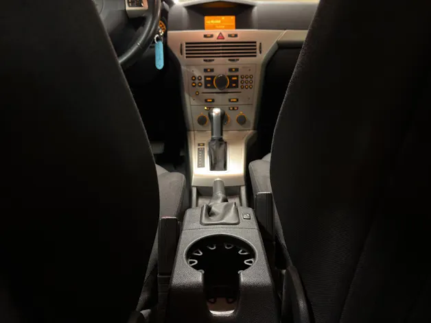 OPEL Astra 1.8i 16V 140 Enjoy Automat