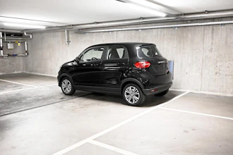 https://vehicle.imgix.net/4516552/12789531-00ba-4069-ad18-87505cb426e9.jpg