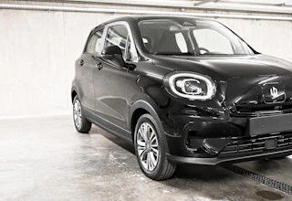 https://vehicle.imgix.net/4516554/4c7b08dd-8842-47cc-8d52-be5dd89ae725.jpg