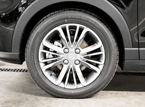 https://vehicle.imgix.net/4516554/ea9a1e6b-1b72-4853-b258-ad2c9ce34329.jpg