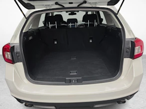 https://vehicle.imgix.net/4516706/c8b7fb1a-c776-495d-9d52-bae4825735a0.jpg